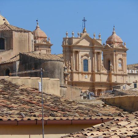 Casa Vacanze Happy Days Noto Exterior photo