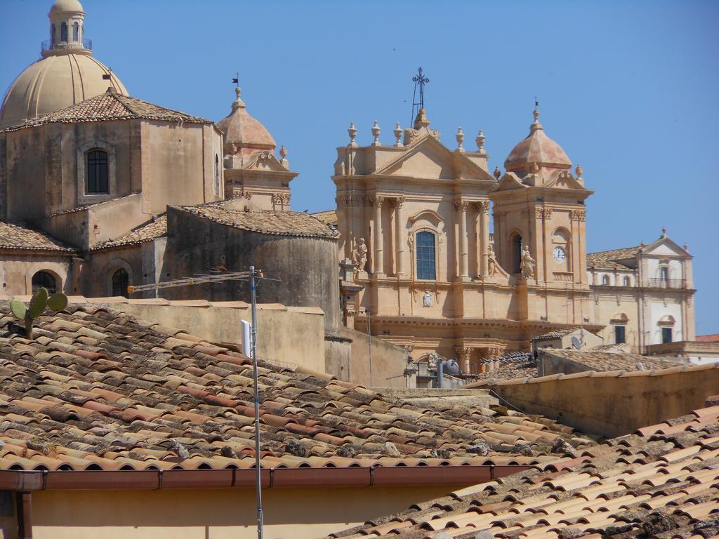 Casa Vacanze Happy Days Noto Exterior photo